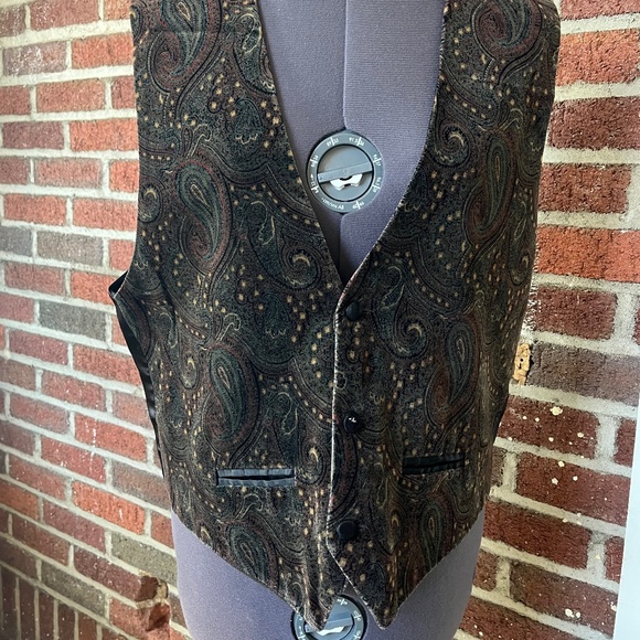 L.A. Design Group Velvet Paisley Patterned Vintage Vest - Picture 1 of 6